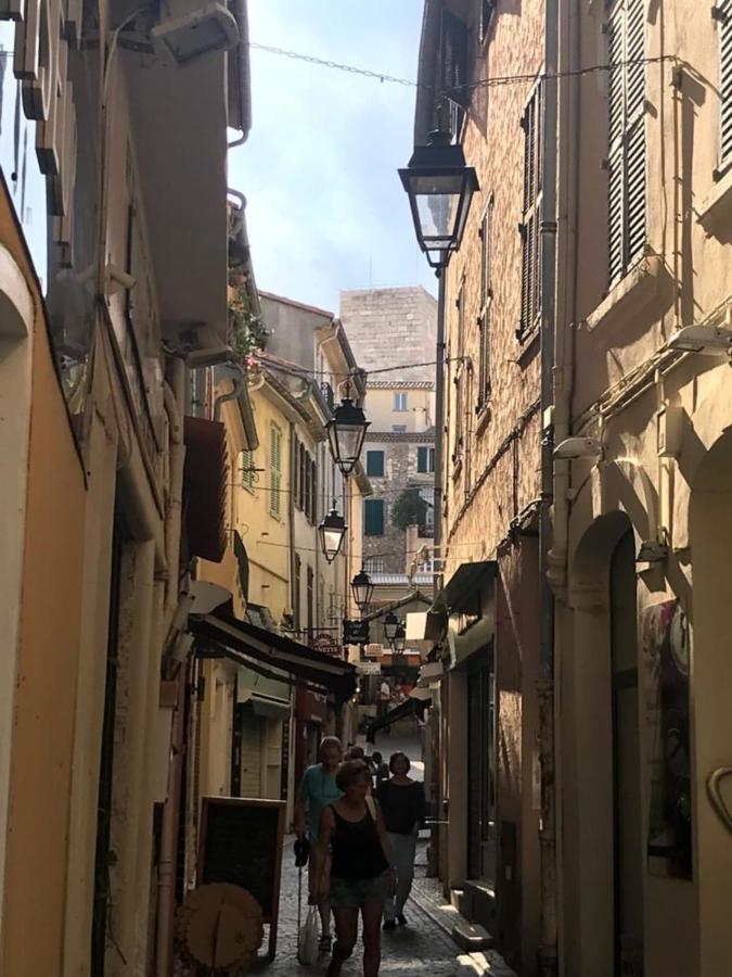 Apartment With Mediterranean Charm In The Heart Of The Provencal Market Антиб Экстерьер фото